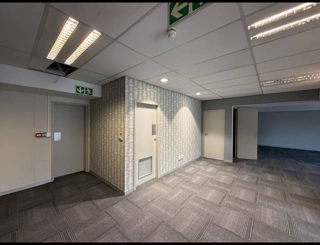 762M² OFFICE TO LET IN FORESHORE